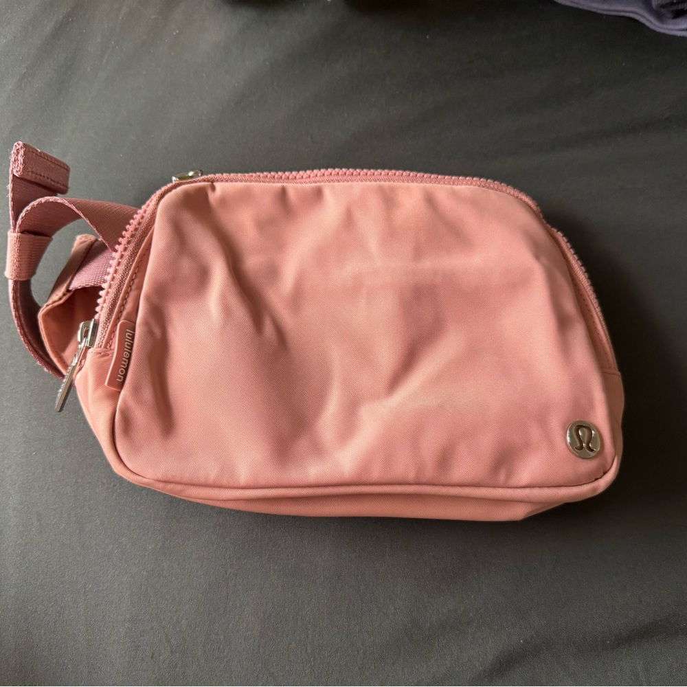 lululemon athletica 2L pink everywhere belt bag